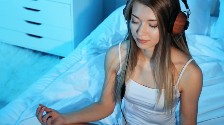 9 Advantages of Listening to a Guided Meditation Sleep Track