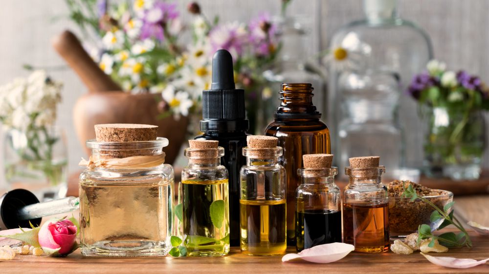6 Best Essential Oil Blends To Clear Your Mind And Cleanse Your Home